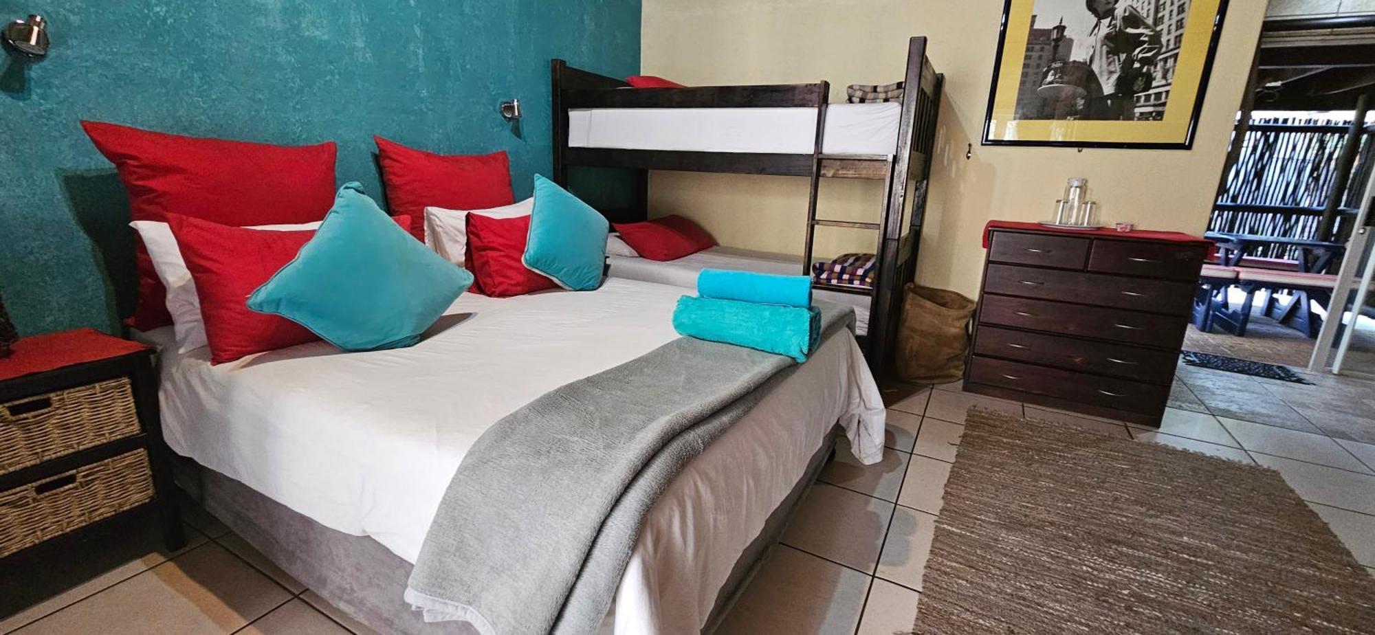 Old Vic Travellers Inn Nelspruit Mbombela Exteriér fotografie